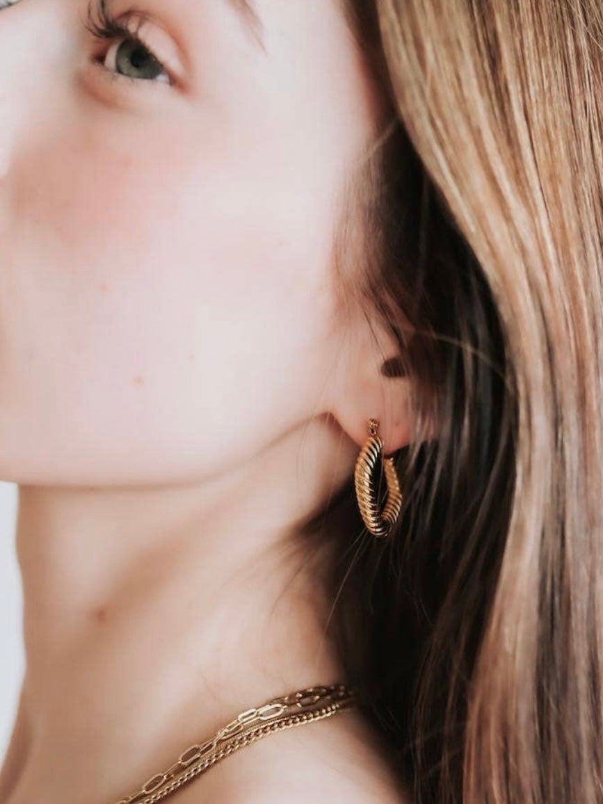 KINSLEY HOOP EARRINGS